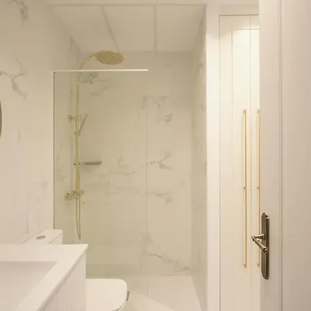 Staylish Studio Apartment In Malasana Madrid Exterior photo