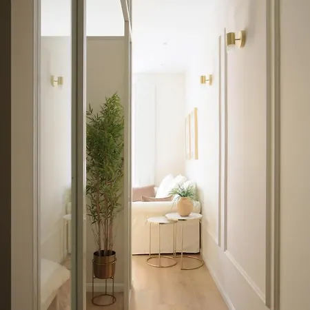 Staylish Studio Apartment In Malasana Madrid Exterior photo